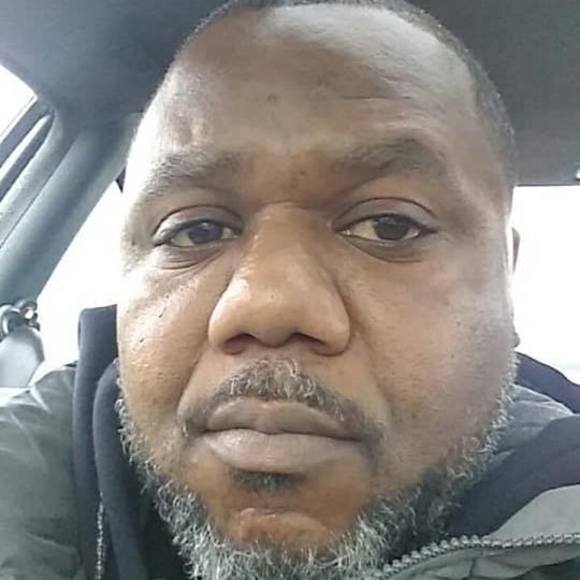 Profile Picture of Edward Fields (@ward01edf) on Poshmark