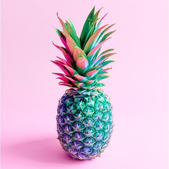 Profile Picture of Olivia Ferrell (@olivia103107) on Poshmark