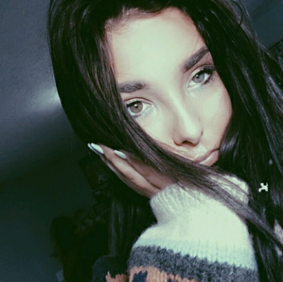 Profile Picture of Julianna Inman (@juliannainman) on Poshmark