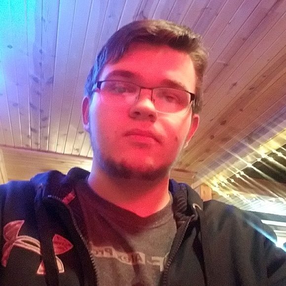 Profile Picture of Peter Benson (@dukas21) on Poshmark