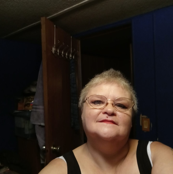 Profile Picture of Daconda Watson (@connie7492) on Poshmark