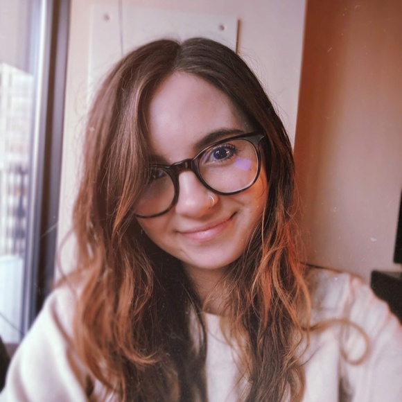 Profile Picture of Jackie Dempsey (@jackdemp13) on Poshmark