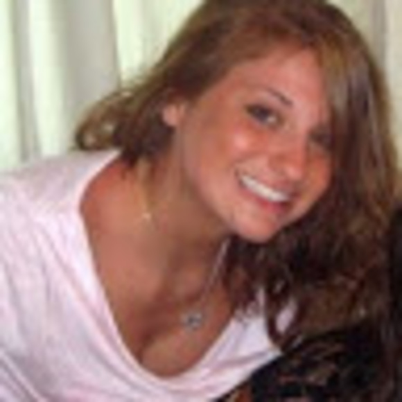 Profile Picture of Erica Rickert (@ericaleahlaws) on Poshmark