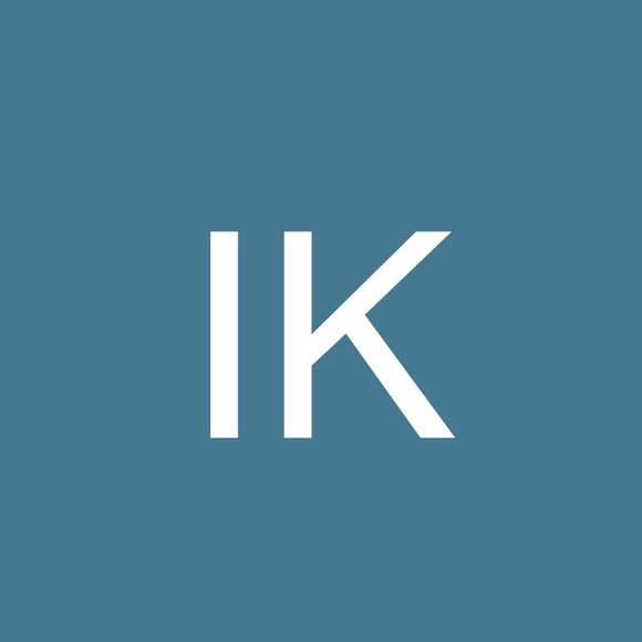 Profile Picture of Isabel Karnuth (@i_karnuth) on Poshmark