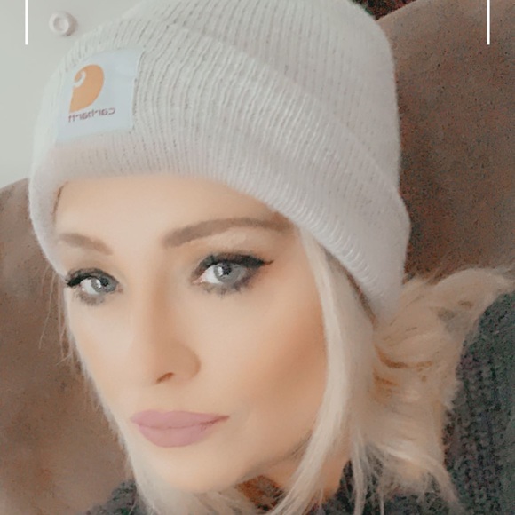 Profile Picture of Beth Hoopengarner (@cowgill75) on Poshmark