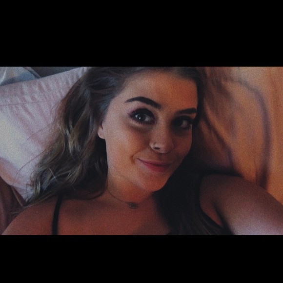 Profile Picture of Hannah Legner (@hannahlegner) on Poshmark