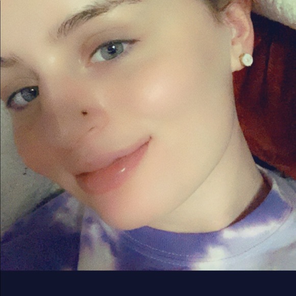 Profile Picture of Paige Bolda (@boldapaige12) on Poshmark