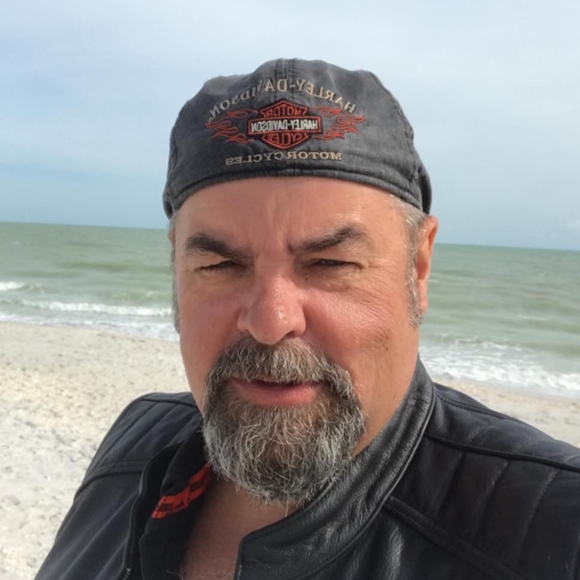 Profile Picture of Daniel Chrétien (@danmarjo) on Poshmark