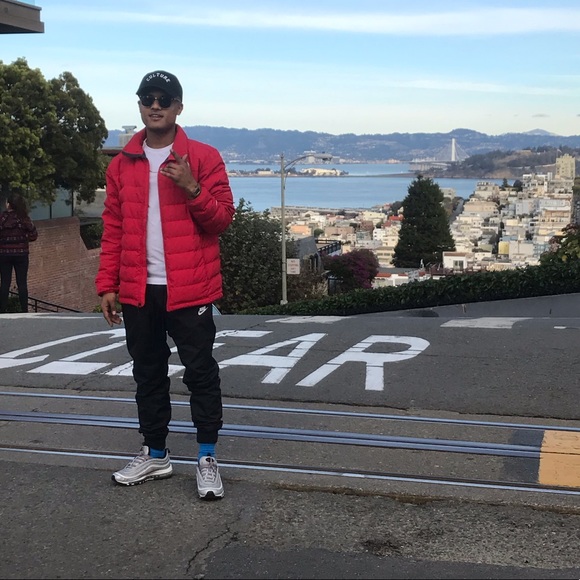 Profile Picture of Alexi Barillas (@alexi415) on Poshmark