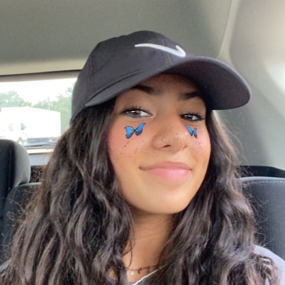 Mariana Silva - Poshmark Profile Picture of Mariana Silva (@mariana683) on Poshmark