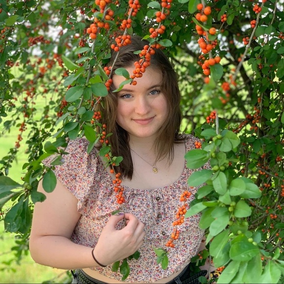 Profile Picture of Hannah Highnote (@hannah_highnote) on Poshmark