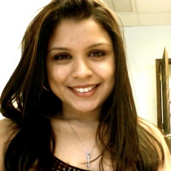 Profile Picture of Sandy Barry (@sandyn215) on Poshmark