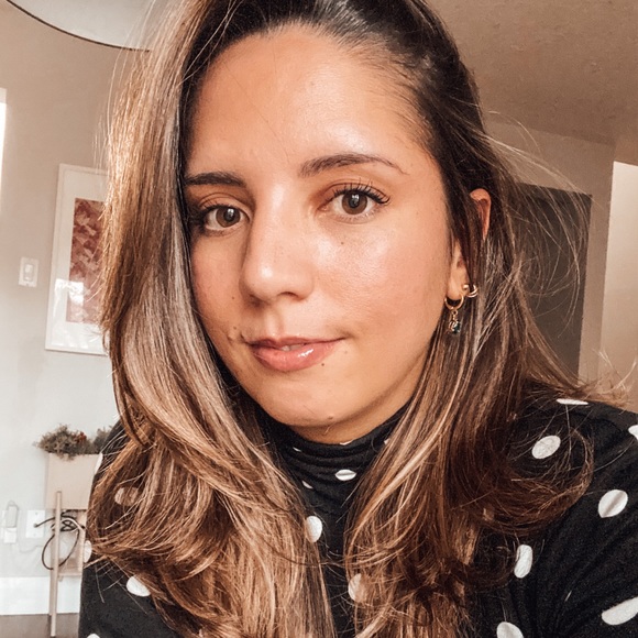 Profile Picture of Ana cecília Silva (@anacecilia9) on Poshmark