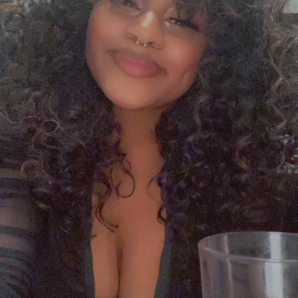 Profile Picture of Kearah Vereen (@keke_0509) on Poshmark