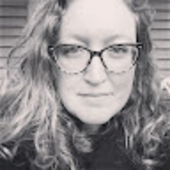 Profile Picture of Carrie Campbell bruning (@cjcbruning) on Poshmark