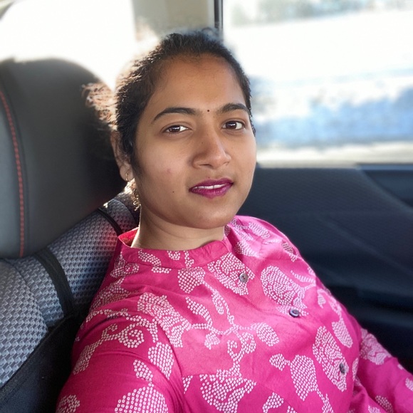 Profile Picture of Mounika Levaka (@mounikalevaka) on Poshmark