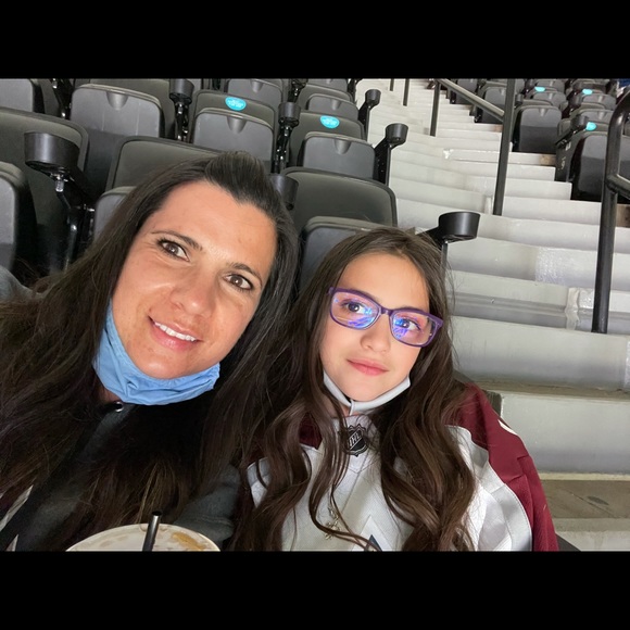 Profile Picture of Amie Allegranzi (@amieallegranzi) on Poshmark