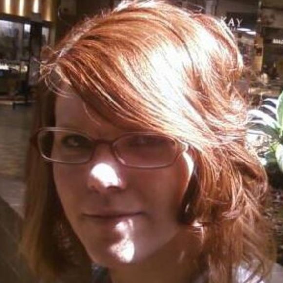 Profile Picture of Jodi Berkley (@azhlyn) on Poshmark