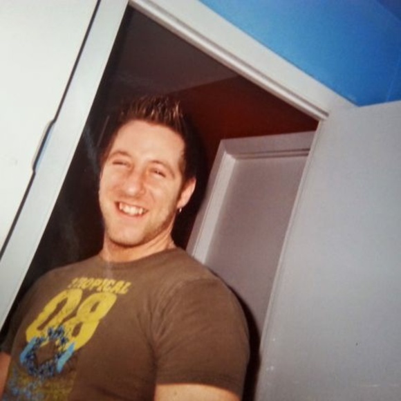 Profile Picture of Richard Hansen (@richardhanse226) on Poshmark