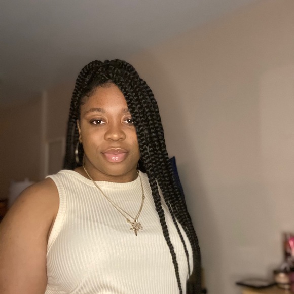 Brianna Quashie - Poshmark Profile Picture of Brianna Quashie (@briq2002) on Poshmark
