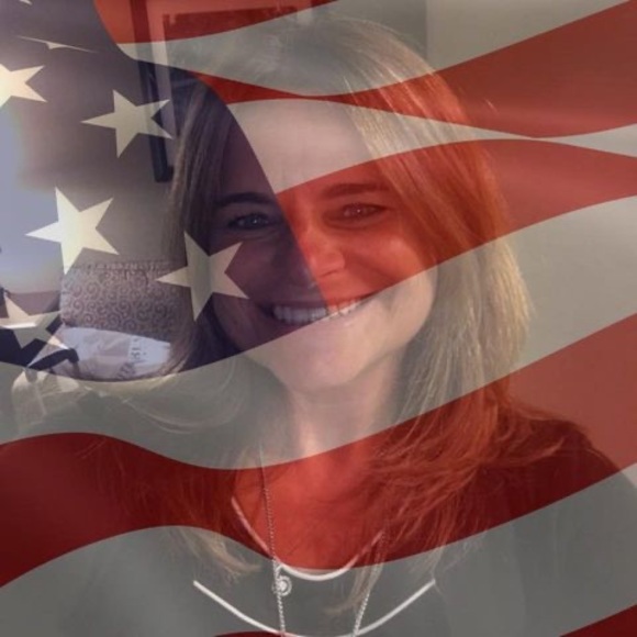 Profile Picture of Karen Barnett (@karenbarnett524) on Poshmark