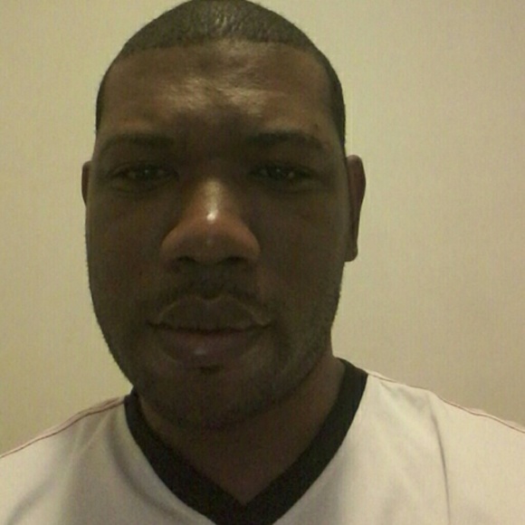 Profile Picture of Michael Fraser (@mfraser76) on Poshmark