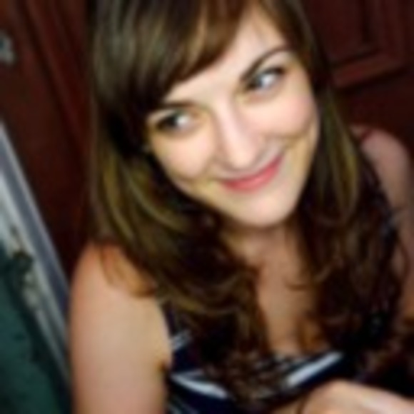 Profile Picture of Leona Harrison (@leonaxharrison) on Poshmark