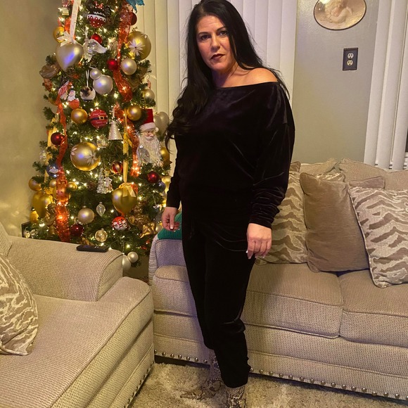 Profile Picture of Denise Difederico (@d_difederico) on Poshmark