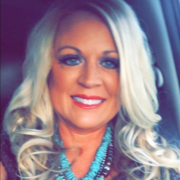 Profile Picture of Angela Grego (@turfgirl) on Poshmark