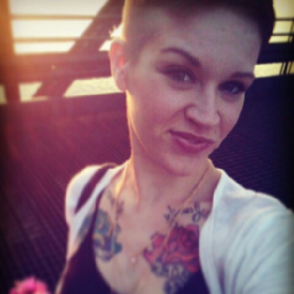 Profile Picture of Raechal Deitrick (@sexifairy76797) on Poshmark