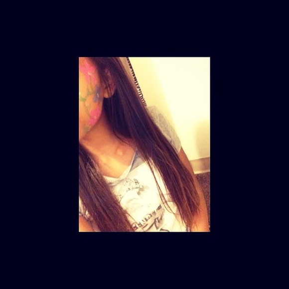 Profile Picture of Raula Deleon (@_raulaa) on Poshmark