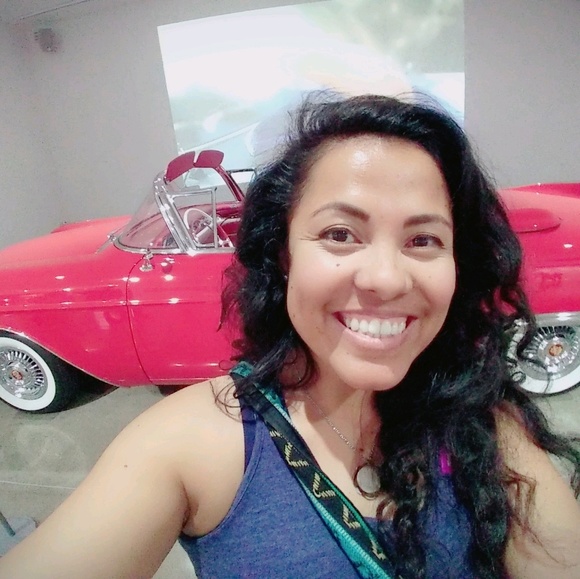 Profile Picture of Tania Silva (@abogadafiera) on Poshmark