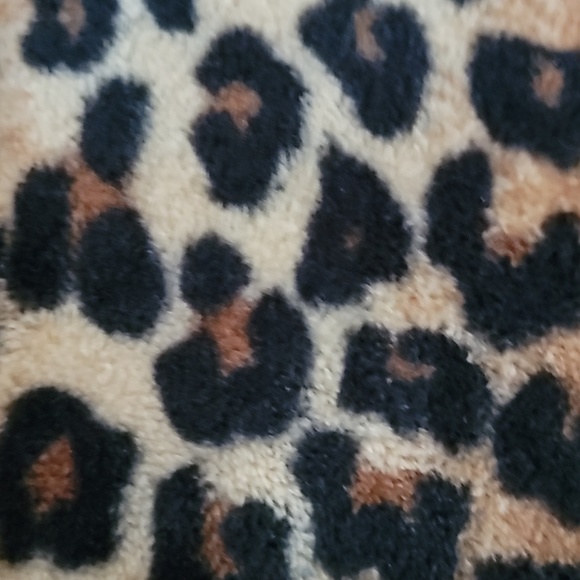 Profile Picture of Lindsay Grafeld (@lindscgrafeld) on Poshmark