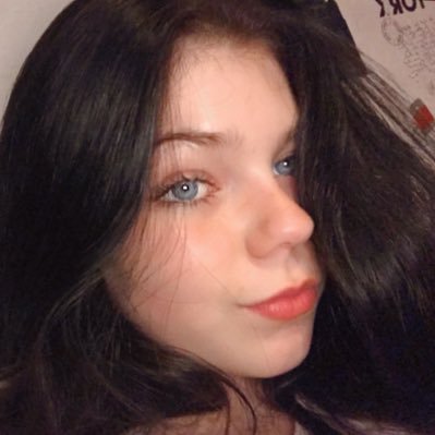 Profile Picture of Chloe Batchelor (@chloebxthelorxo) on Twitter