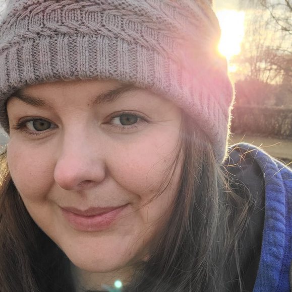 Profile Picture of Jenifer Evans (@jeniferrevans) on Poshmark