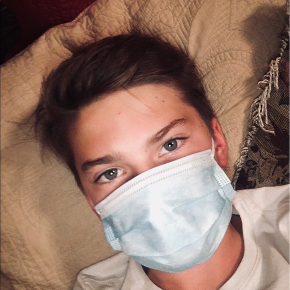 Profile Picture of Aaron Frye (@fryeaaron) on Poshmark