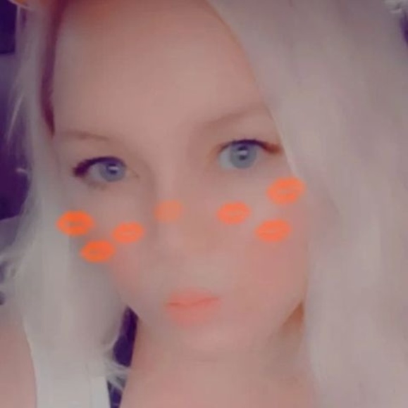 Profile Picture of Abbigale Kearny (@abbigalekearny) on Poshmark
