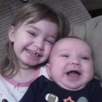 Profile Picture of Jesse Goldy (@JessSteph070707) on Twitter