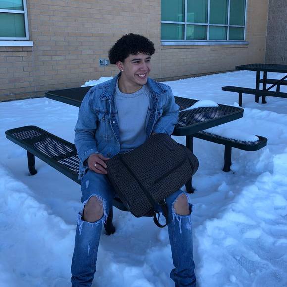 Profile Picture of Luis Hechavarria (@luisxx) on Poshmark