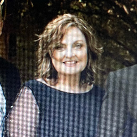 Profile Picture of Felecia Walker (@feleciawalker) on Poshmark