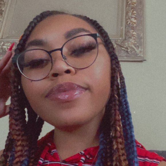 Profile Picture of Rayedean Sparks (@raye0416) on Poshmark