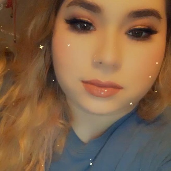 Profile Picture of Jacquelyn Diorio (@watsupmisstasty) on Poshmark