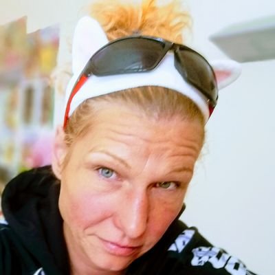 Profile Picture of KATRINA LEPIARCZYK (@jaworina) on Twitter