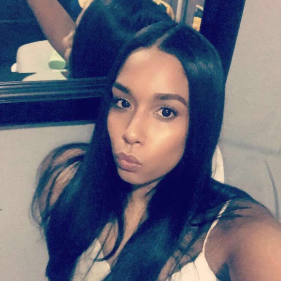 Profile Picture of Aniberca Abreu (@aniberca12) on Poshmark