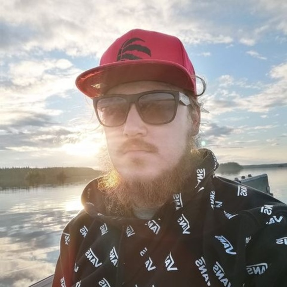 Profile Picture of Alex Pilon (@alexp3196) on Poshmark