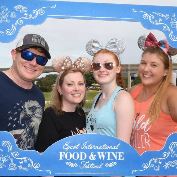 Profile Picture of Samantha Perrill (@samperrill) on Poshmark