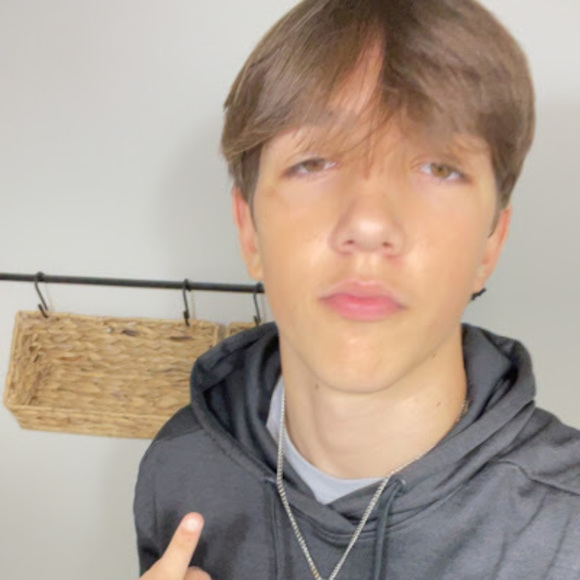 Profile Picture of James Rather (@jameslrather) on Poshmark