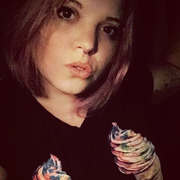 Profile Picture of Jenna Bogorad (@jbogo) on Poshmark