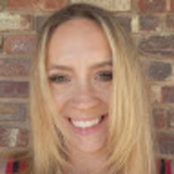 Profile Picture of Ember Ferrantino (@intdesign89) on Poshmark