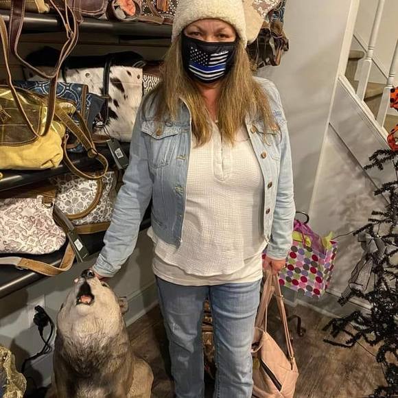 Profile Picture of Catherine Thomas hiner (@nccat724) on Poshmark